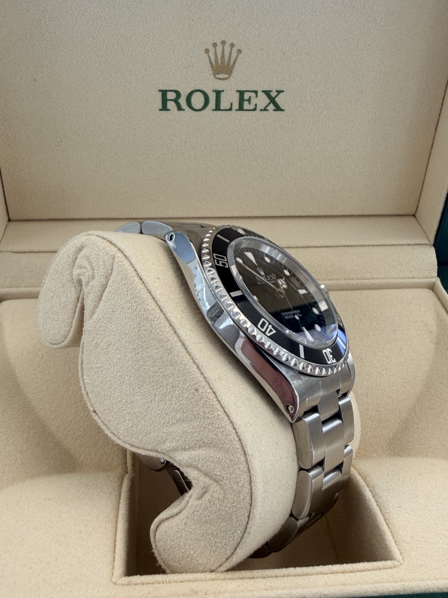 Rolex Submariner No Date 14060 U Serial